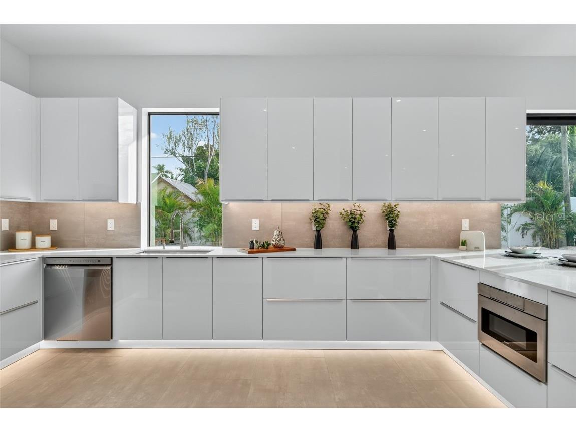 2306 Valencia Drive Sarasota FL 34239 A4670909 image17