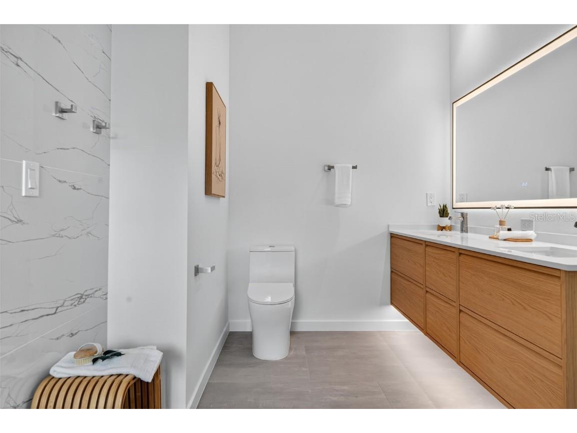 2306 Valencia Drive Sarasota FL 34239 A4670909 image23