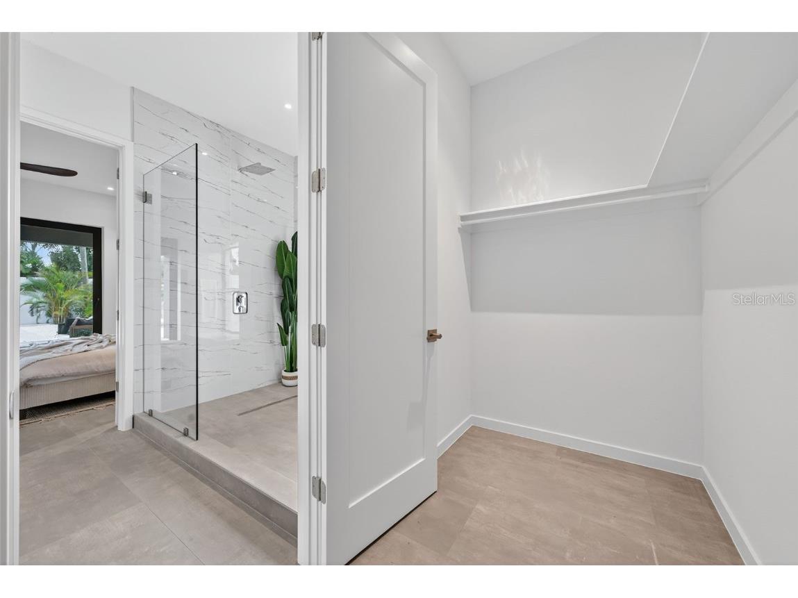 2306 Valencia Drive Sarasota FL 34239 A4670909 image25