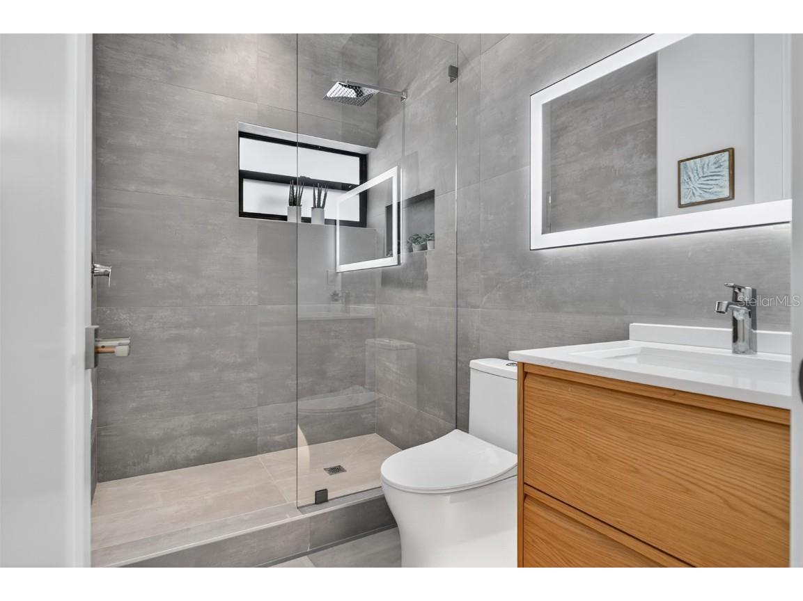 2306 Valencia Drive Sarasota FL 34239 A4670909 image28