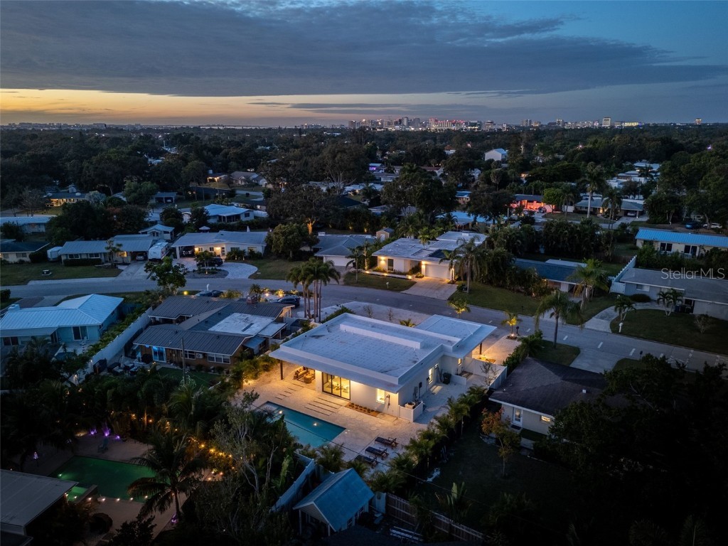 2306 Valencia Drive Sarasota FL 34239 A4670909 image3