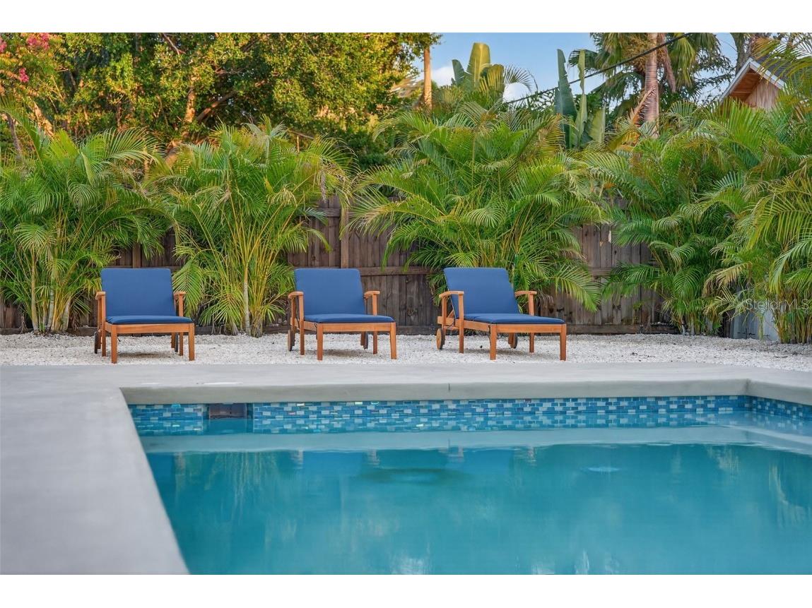 2306 Valencia Drive Sarasota FL 34239 A4670909 image32