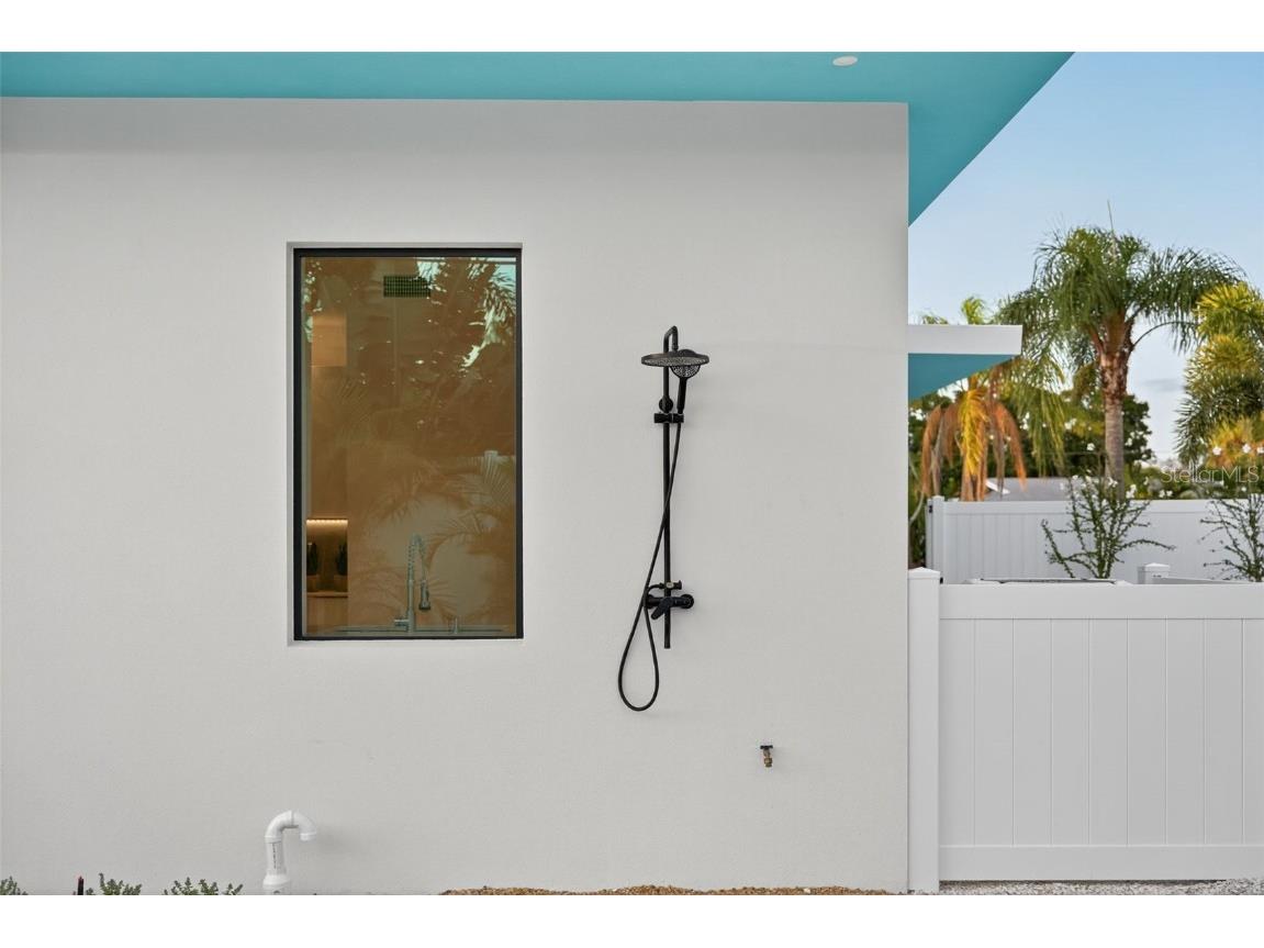 2306 Valencia Drive Sarasota FL 34239 A4670909 image36