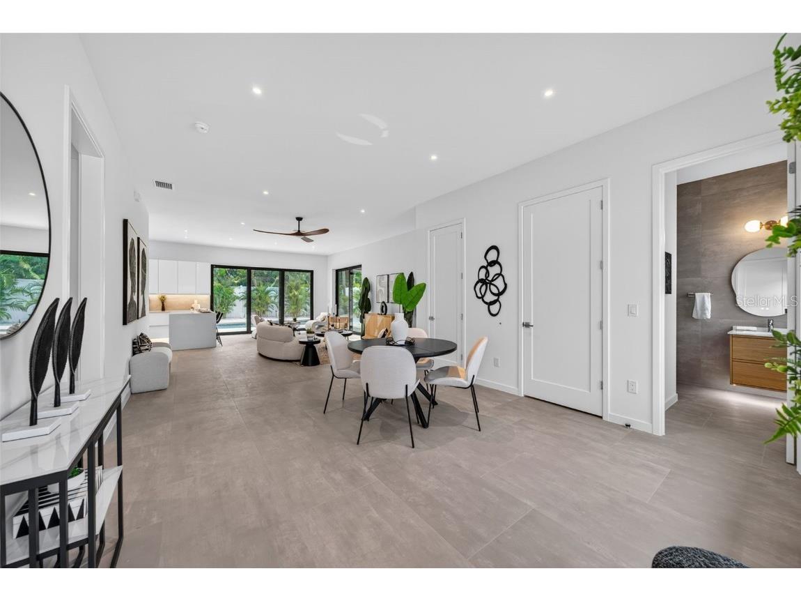 2306 Valencia Drive Sarasota FL 34239 A4670909 image5