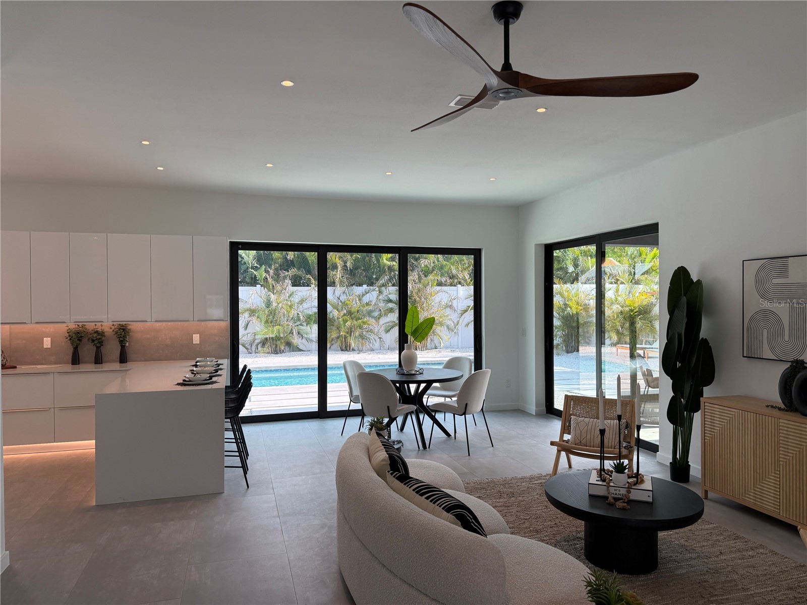 2306 Valencia Drive Sarasota FL 34239 A4691100 image9