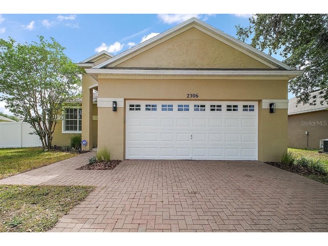 2306 Valhalla Drive Tavares FL 32778 O6313042 image1