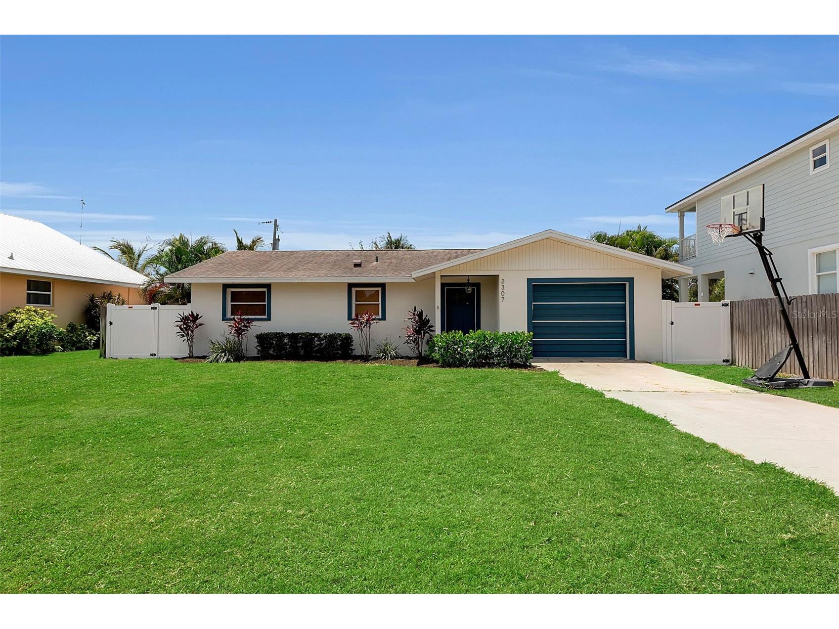 2307 10th Street W Palmetto FL 34221 A4694996 image1
