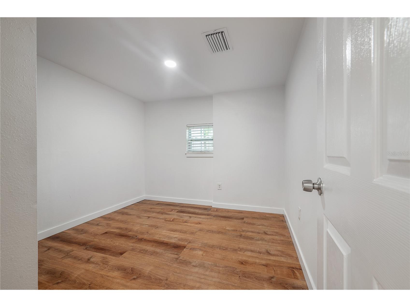 2307 E Osborne Avenue Tampa FL 33610 TB8497169 image26
