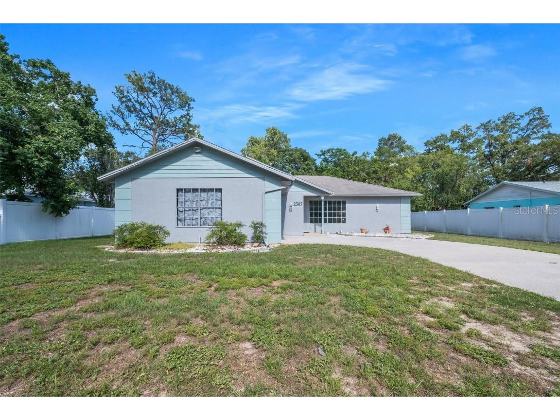 2307 Landover Boulevard Spring Hill FL 34608 W7855664 image1