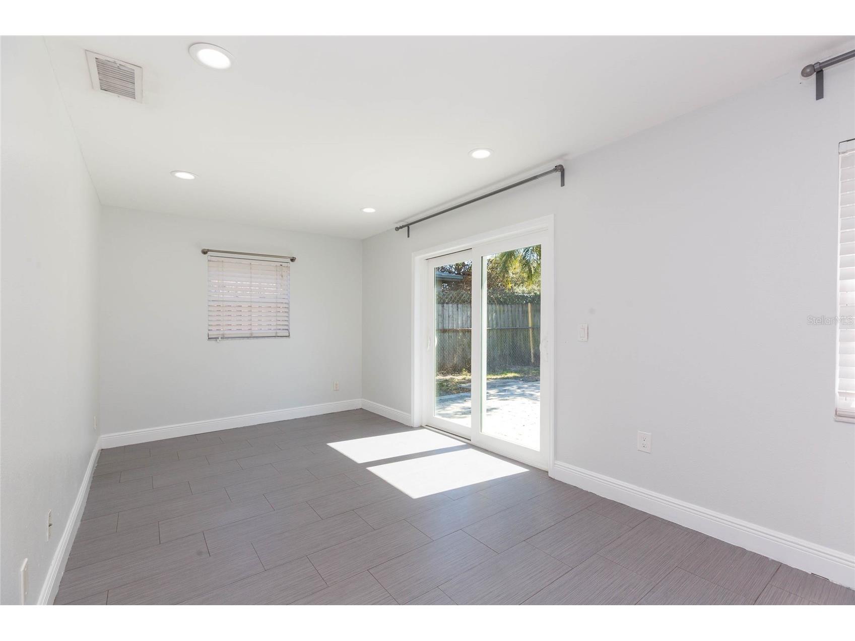 2307 Lincoln Court Brandon FL 33510 TB8481630 image13