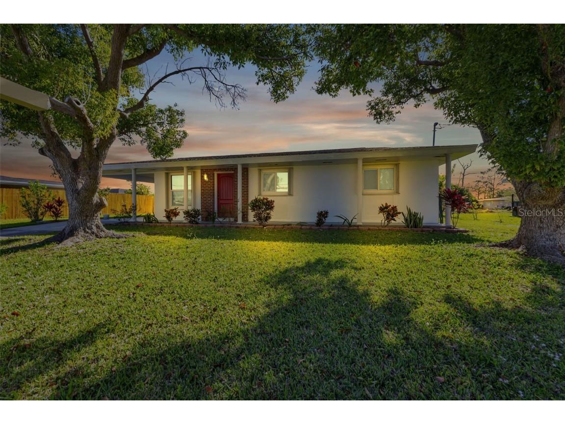 2308 Conway Boulevard Port Charlotte FL 33952 D6135625 image1