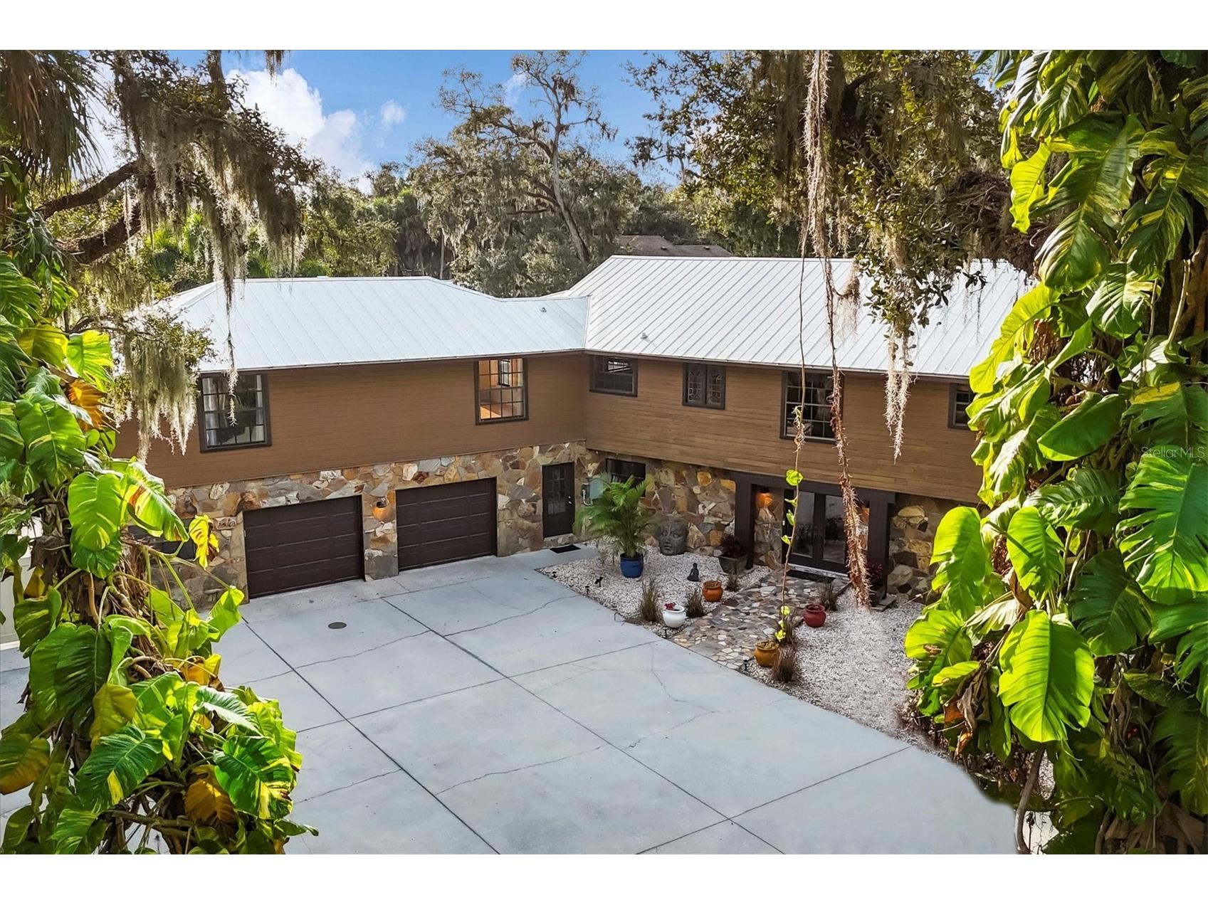 2308 Shadow Oaks Road Sarasota FL 34240 - PHILLIPPI CREEK A4678649 image1