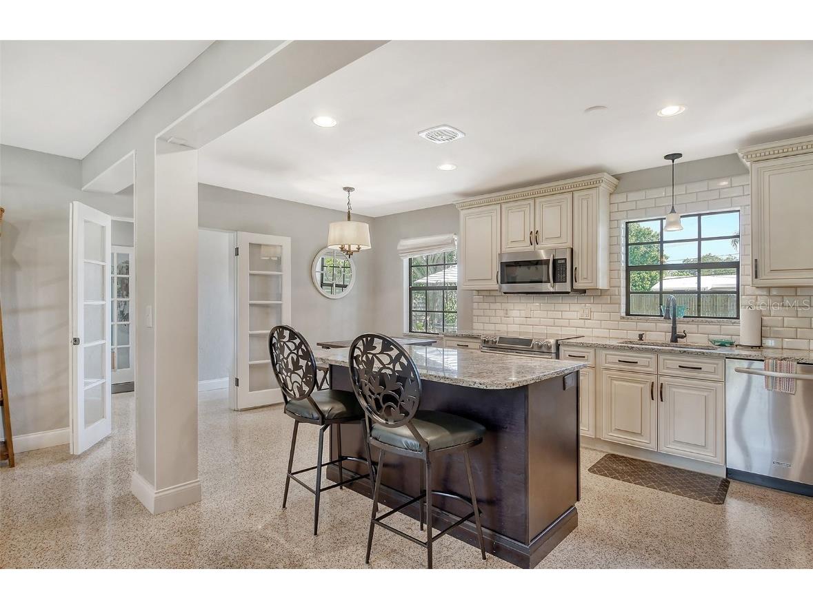 2309 Lynn Street Sarasota FL 34231 A4468652 image8