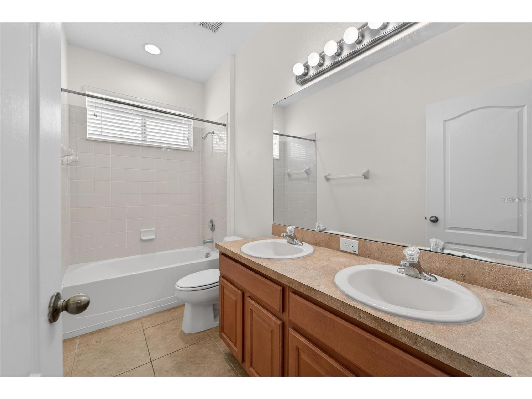 2309 Silver Trumpet Court Valrico FL 33594 TB8501082 image27