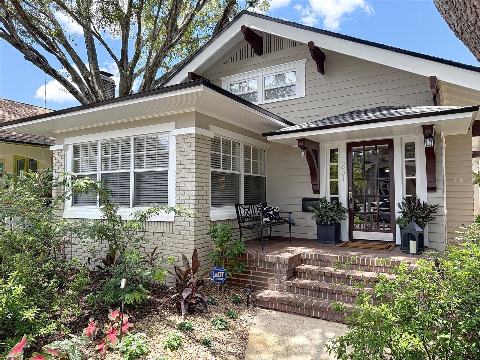 231 15th Avenue NE Saint Petersburg FL 33704 TB8487352 image1