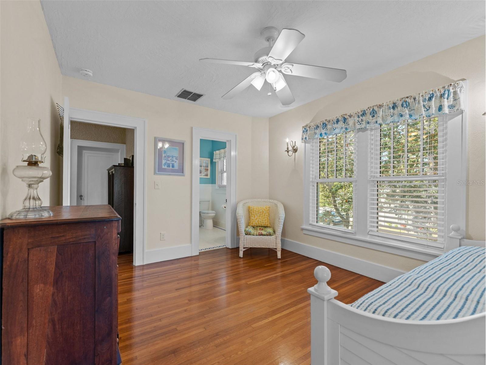 231 72nd Street N Saint Petersburg FL 33710 TB8467954 image30