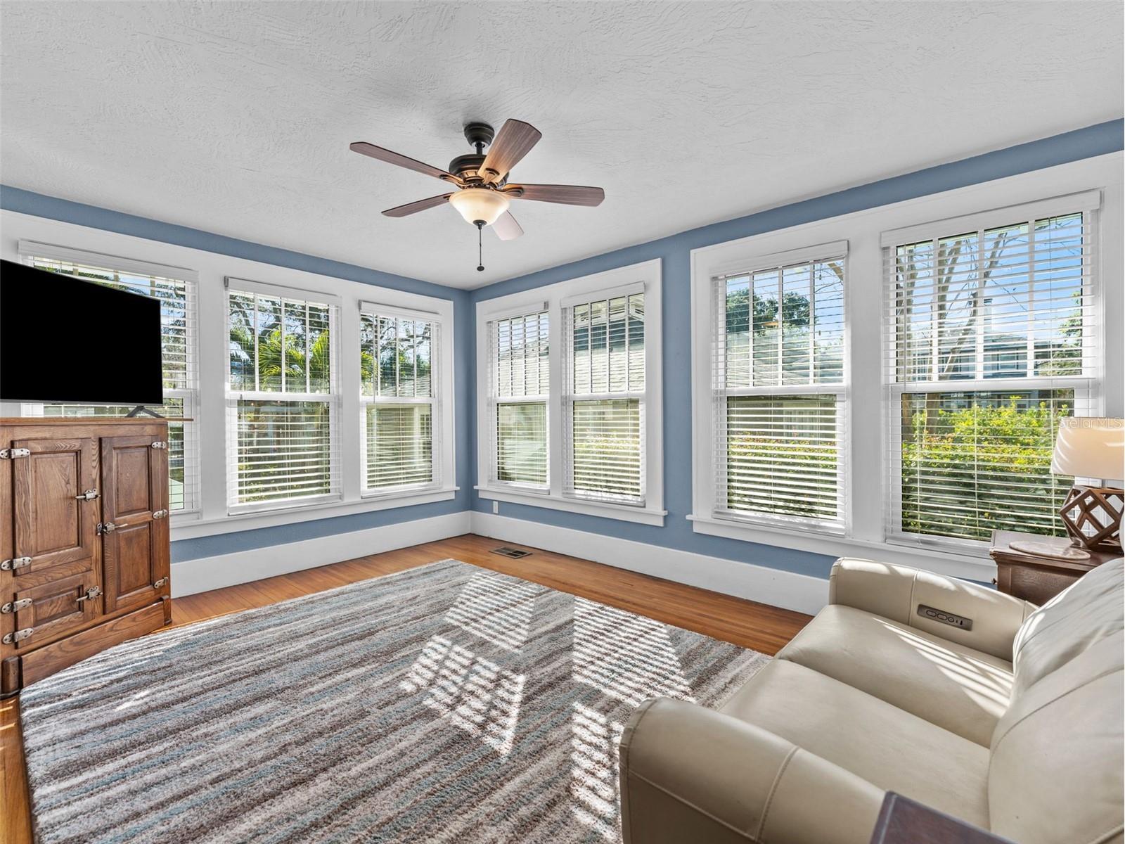 231 72nd Street N Saint Petersburg FL 33710 TB8467954 image8