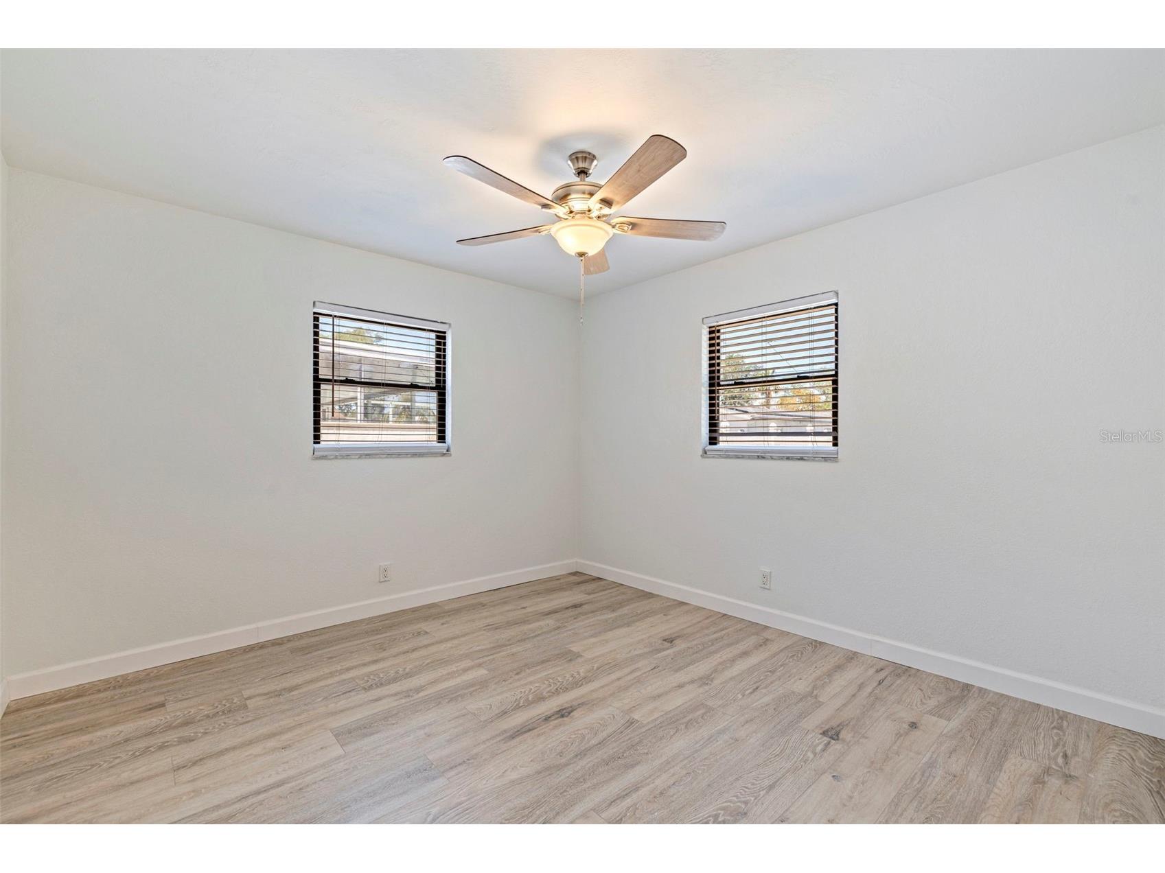 231 93rd Avenue N Saint Petersburg FL 33702 TB8305743 image13