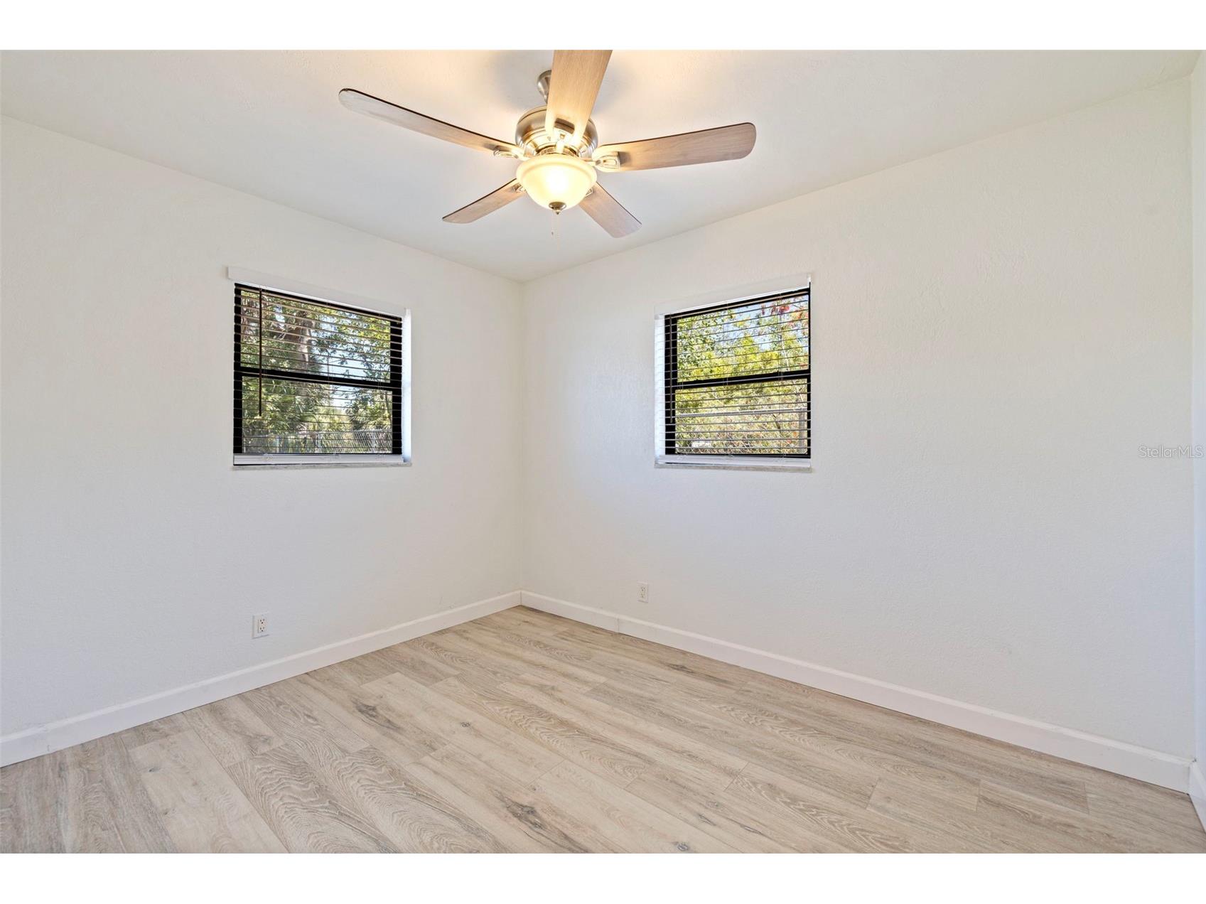 231 93rd Avenue N Saint Petersburg FL 33702 TB8305743 image17