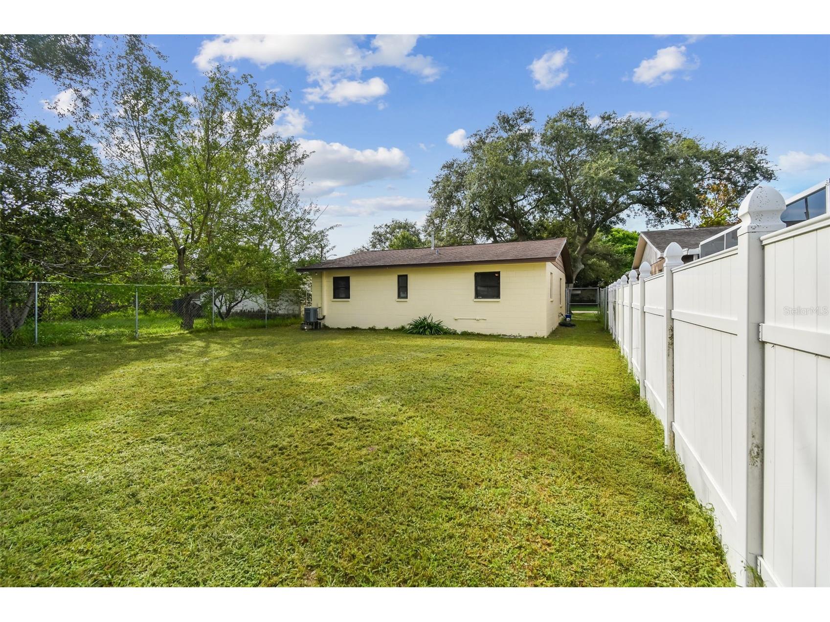 231 93rd Avenue N Saint Petersburg FL 33702 TB8305743 image21