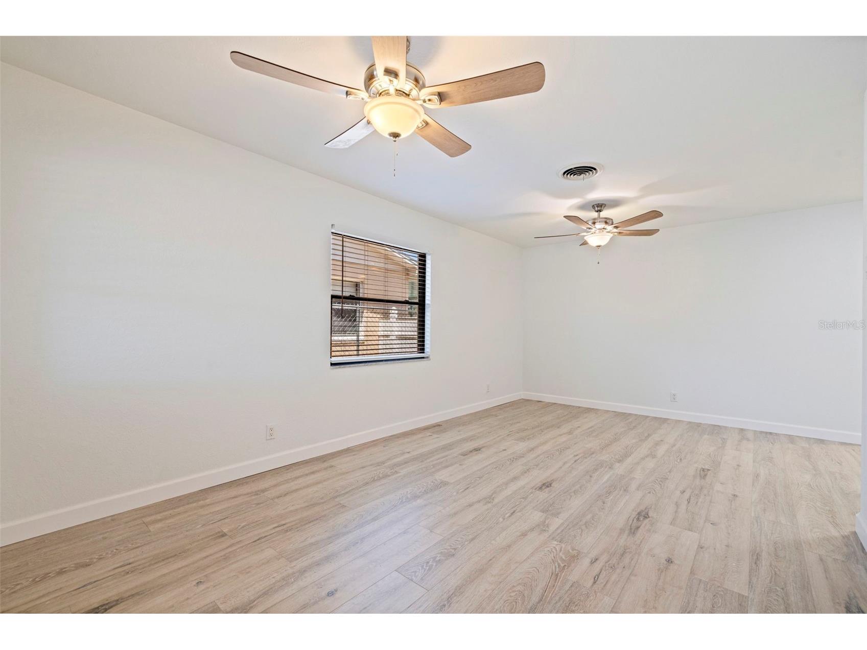 231 93rd Avenue N Saint Petersburg FL 33702 TB8305743 image6