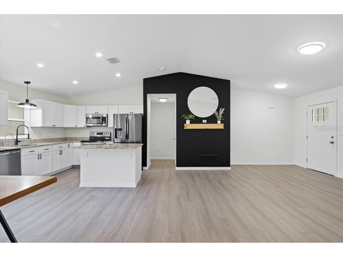 231 Chestnut Avenue Orange City FL 32763 V4945050 image11