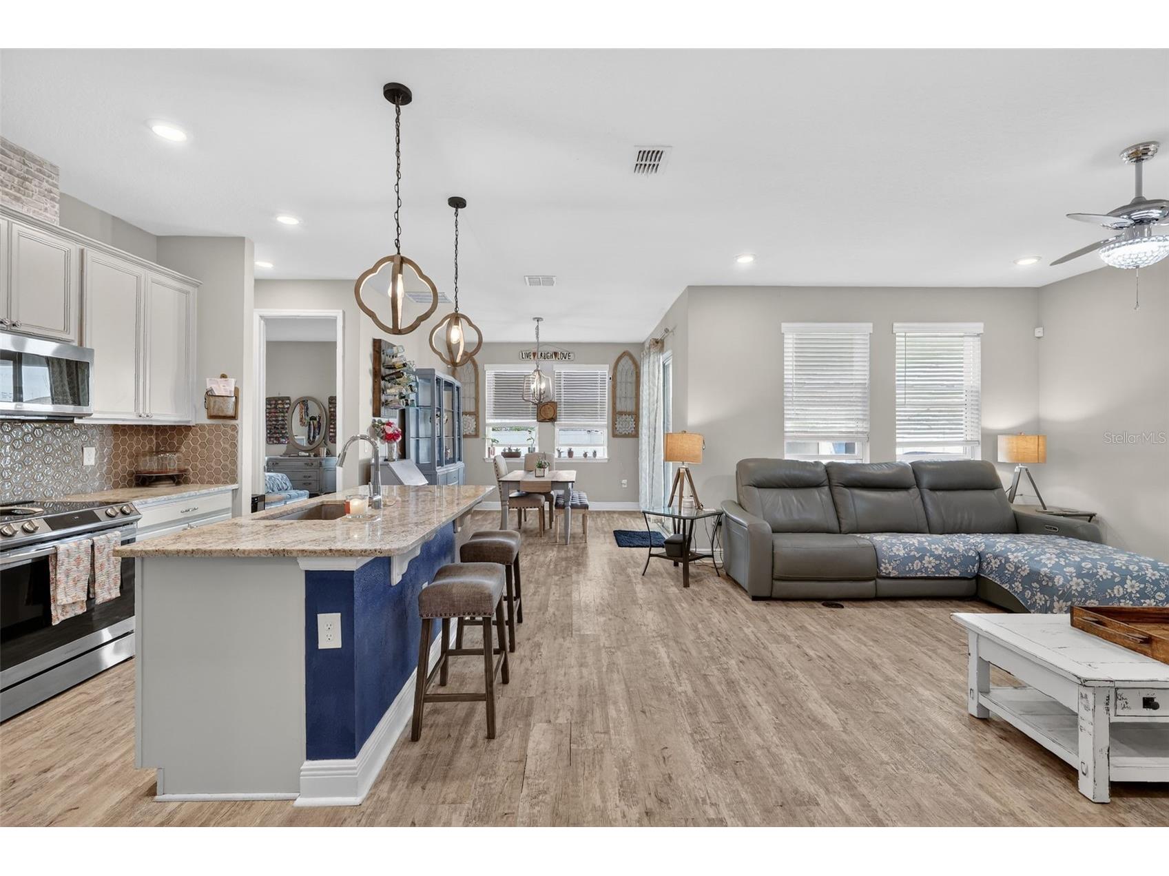 231 Messina Place Howey In The Hills FL 34737 G5109782 image3