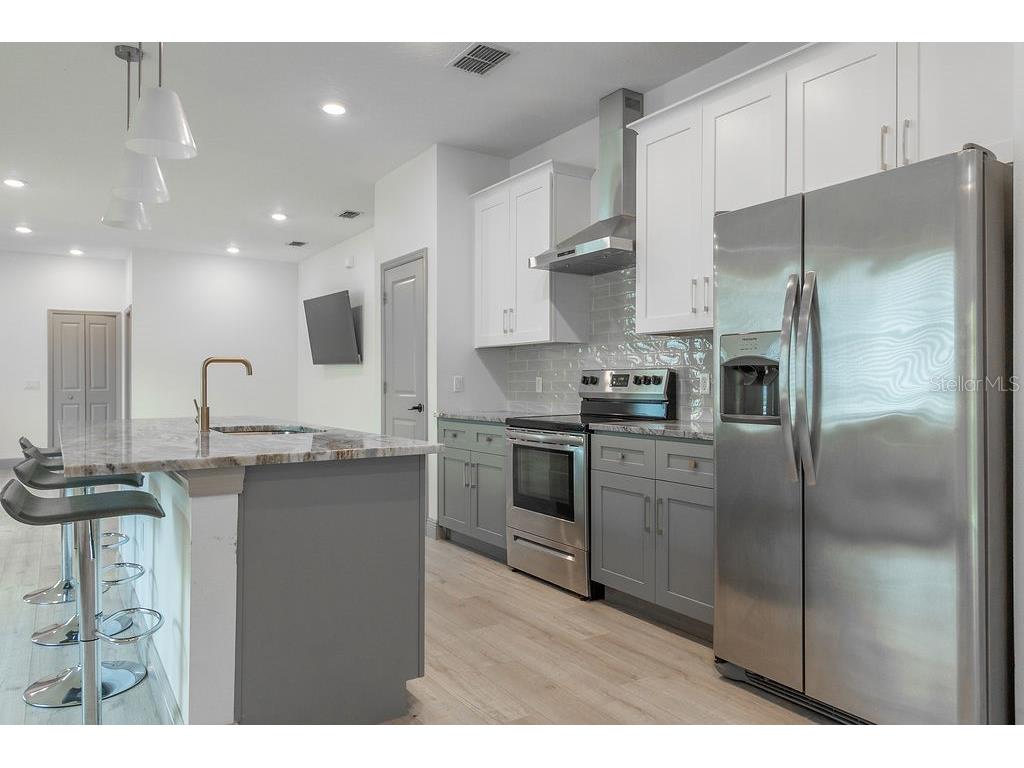 231 N Julia Avenue Deland FL 32720 V4949709 image5