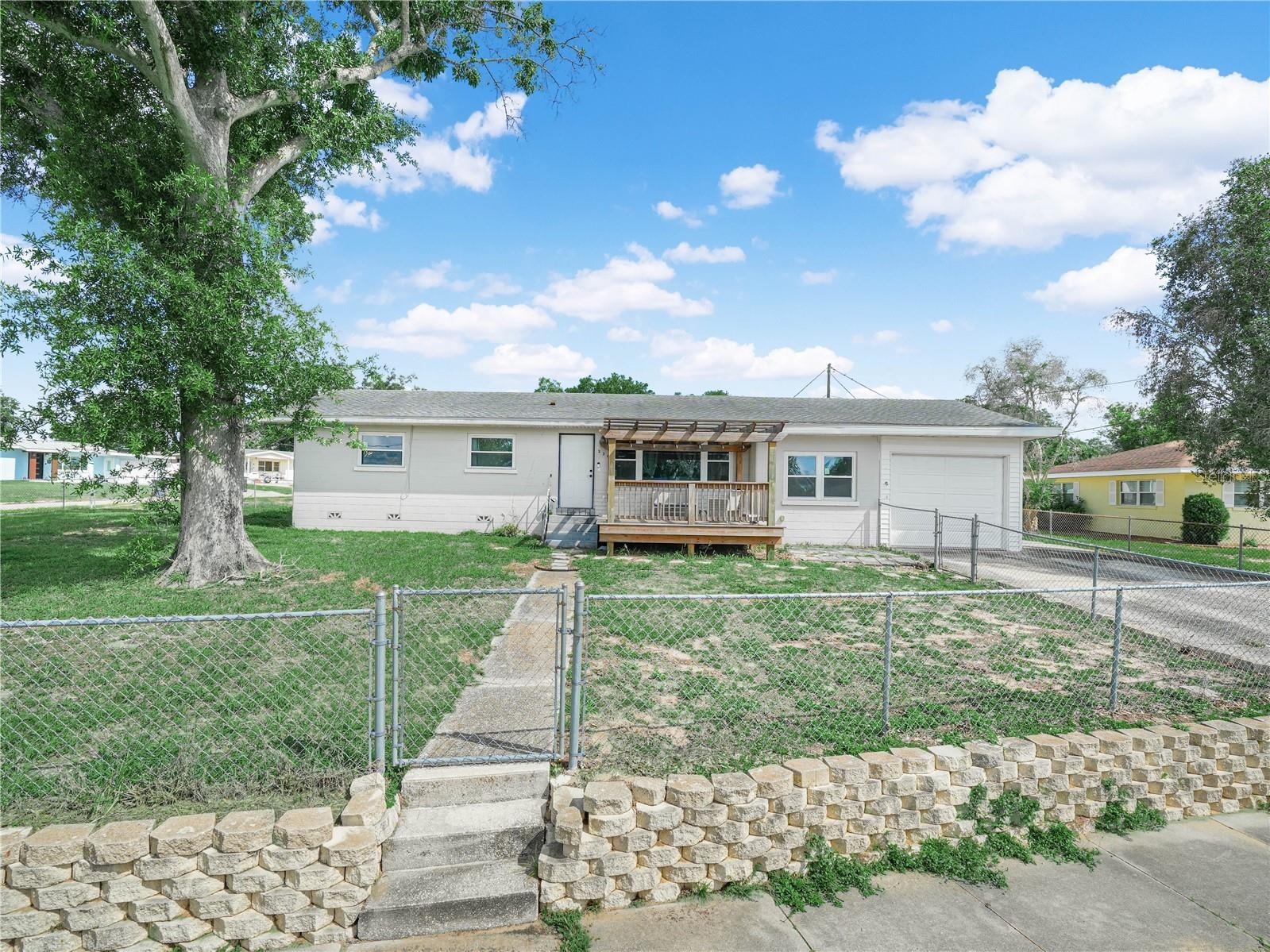 231 Ridge Manor Drive Lake Wales FL 33853 - LAKE BELLE K4903520 image1