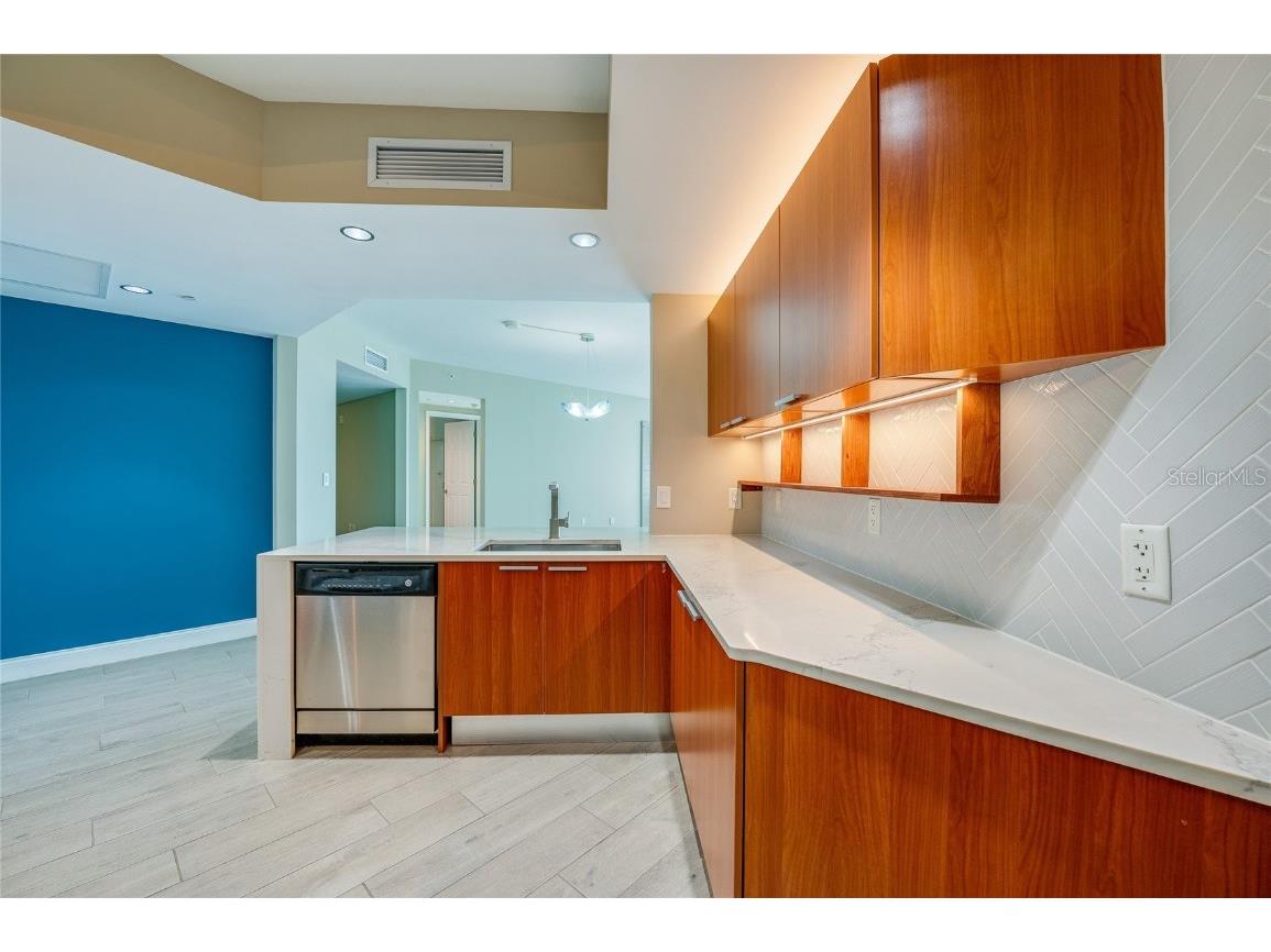 231 Riverside Drive #1703-1 Daytona Beach FL 32117 FC313293 image5