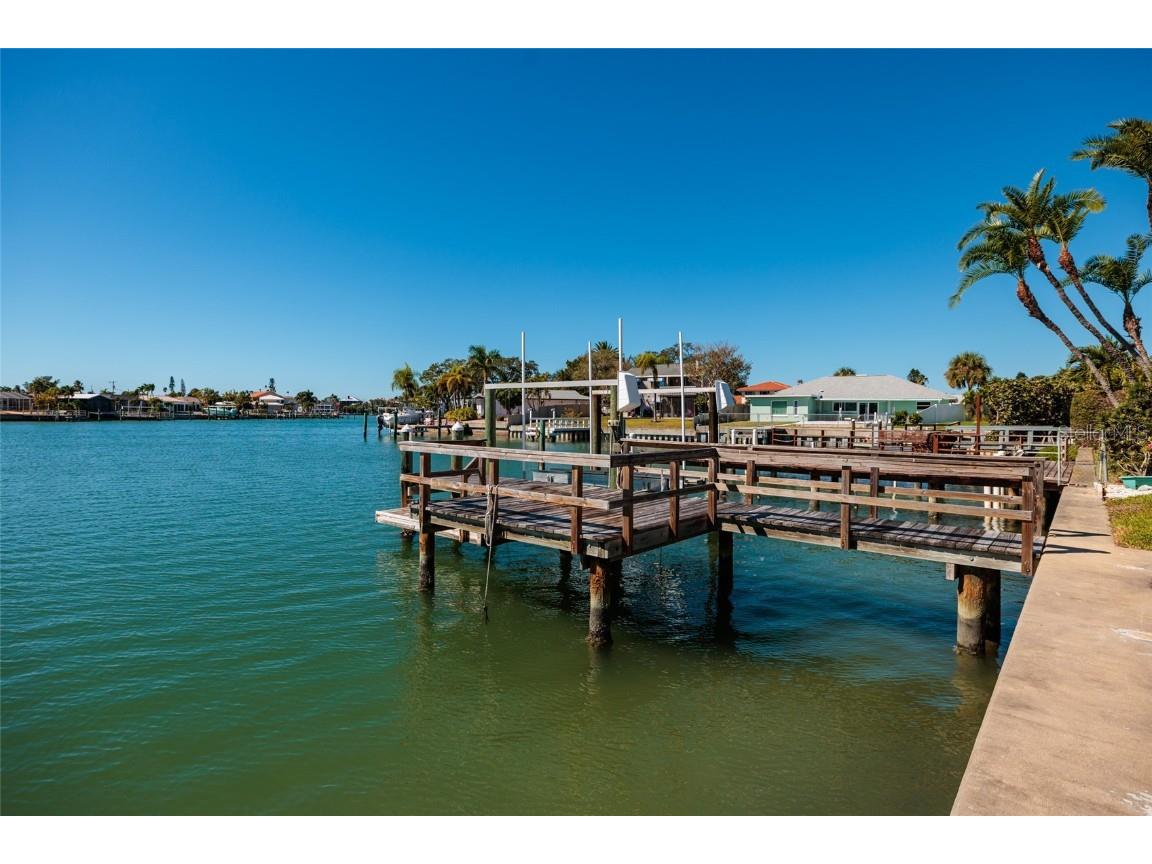 231 S Julia Circle Saint Pete Beach FL 33706 - BOCA CIEGA BAY TB8444043 image24