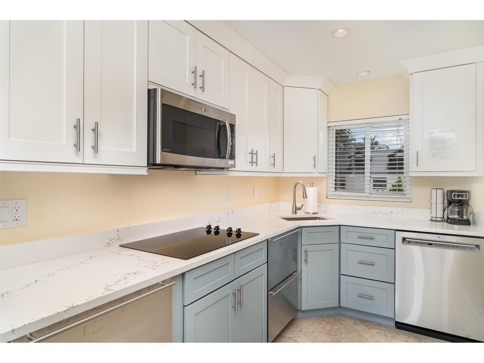 2310 Gulf Drive N #104 Bradenton Beach FL 34217 - GULF OF MEXICO A4655396 image7