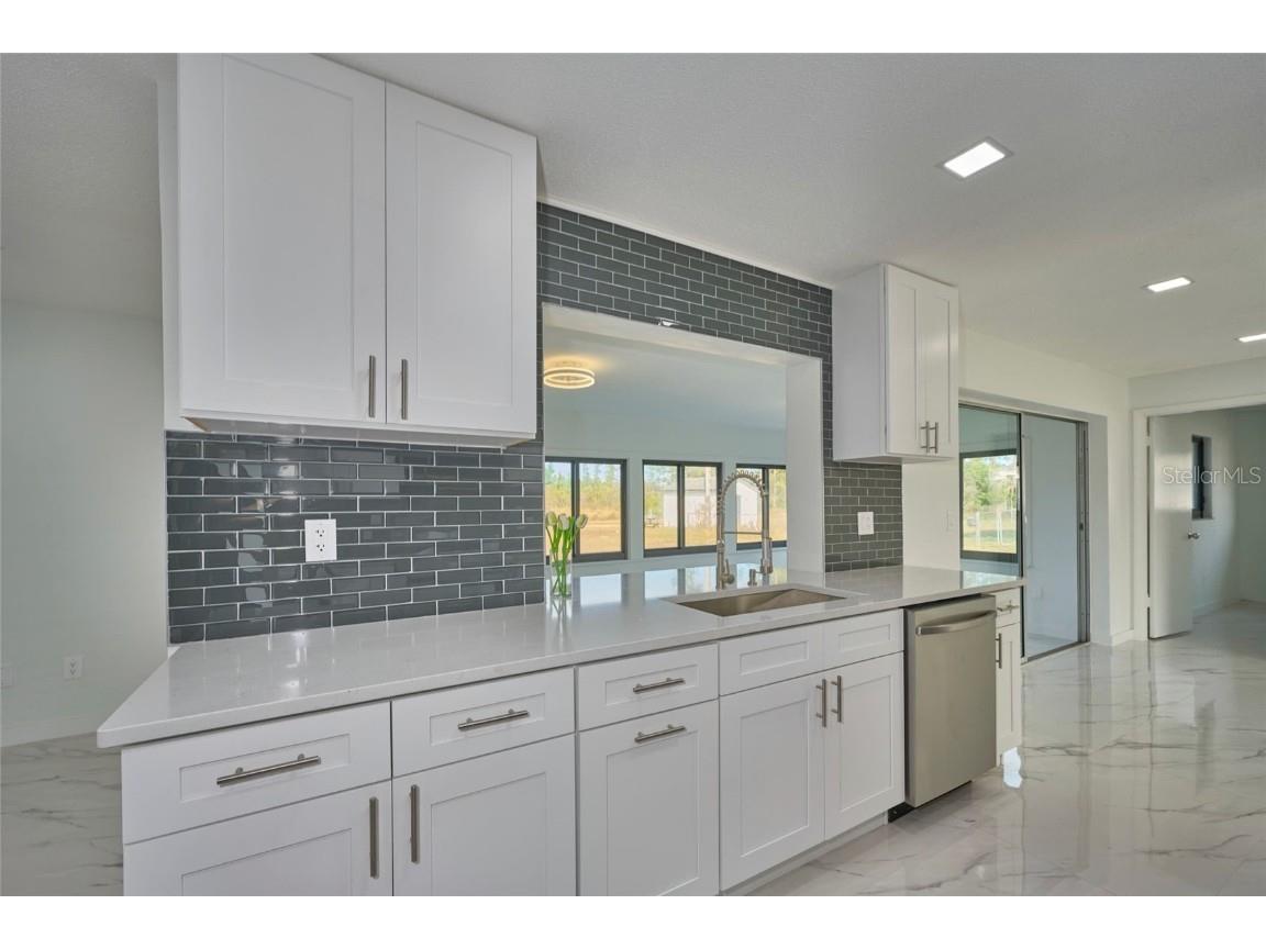 2310 Laguna Drive Indian Lake Estates FL 33855 - LAKE WALK IN WATER TB8377139 image8