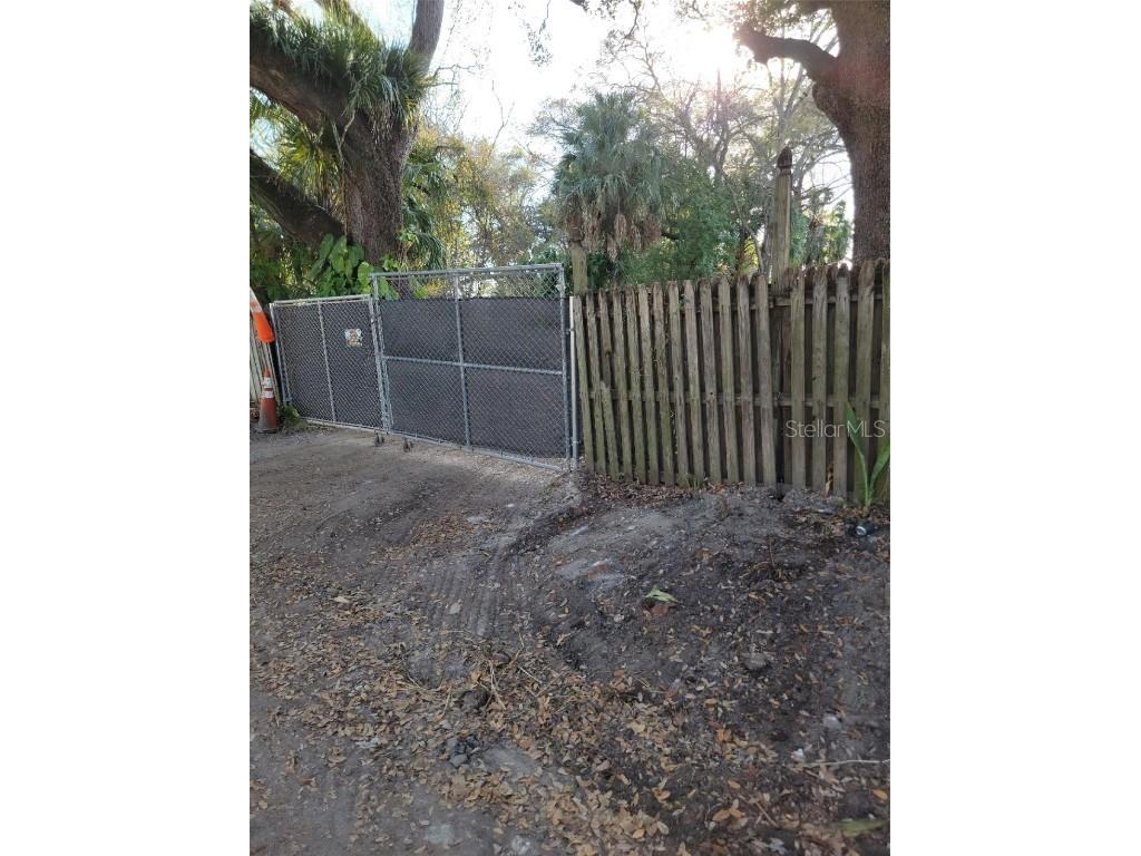 2310 N 43rd Street Tampa FL 33605 T3357388 image1