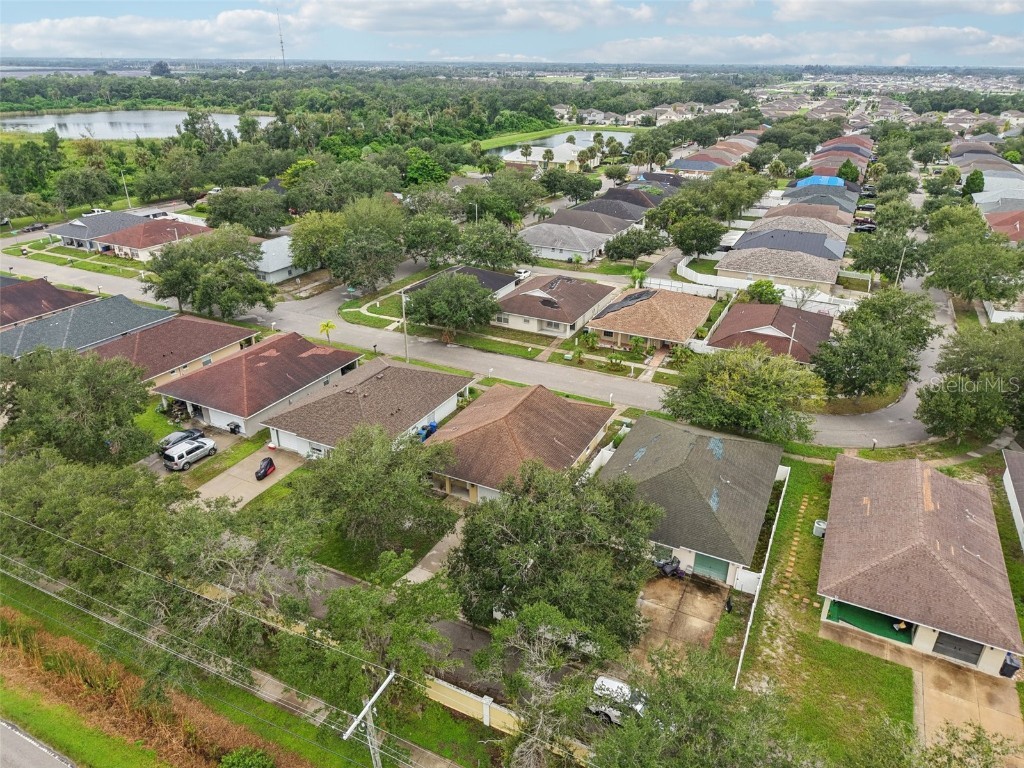 2310 Pleasure Run Drive Ruskin FL 33570 TB8425431 image35