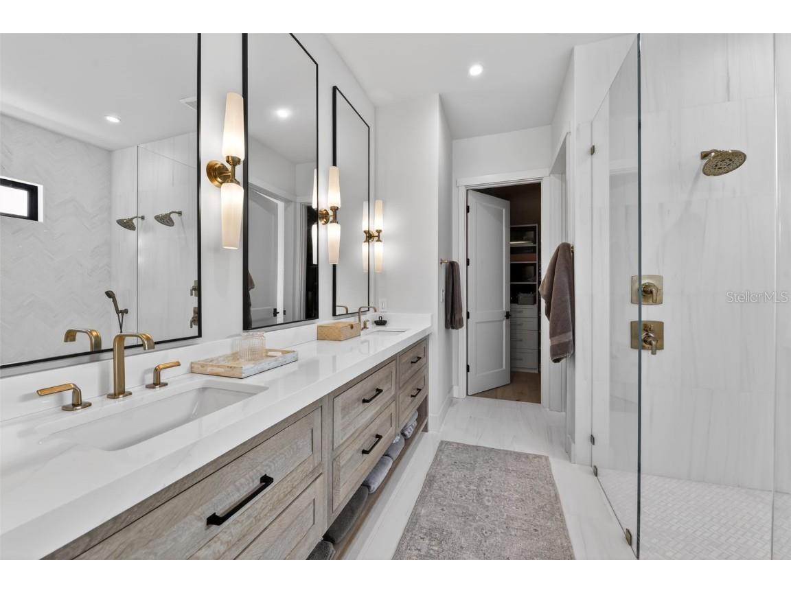 2311 Grove Street Sarasota FL 34239 A4673098 image12