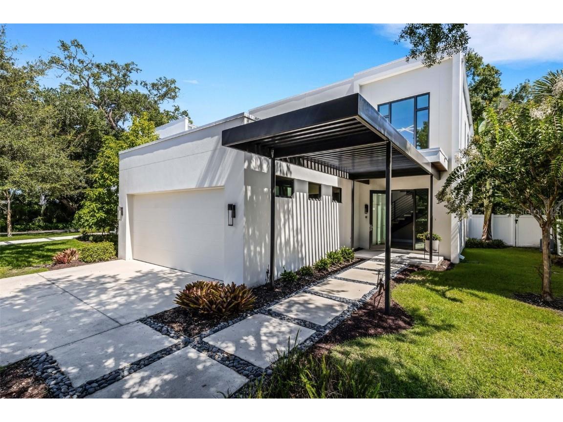 2311 Hyde Park Street Sarasota FL 34239 A4618605 image1