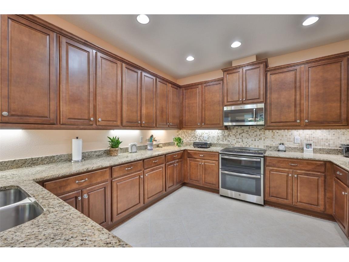 2311 Nottingham Greens Drive #0 Sun City Center FL 33573 TB8417419 image11