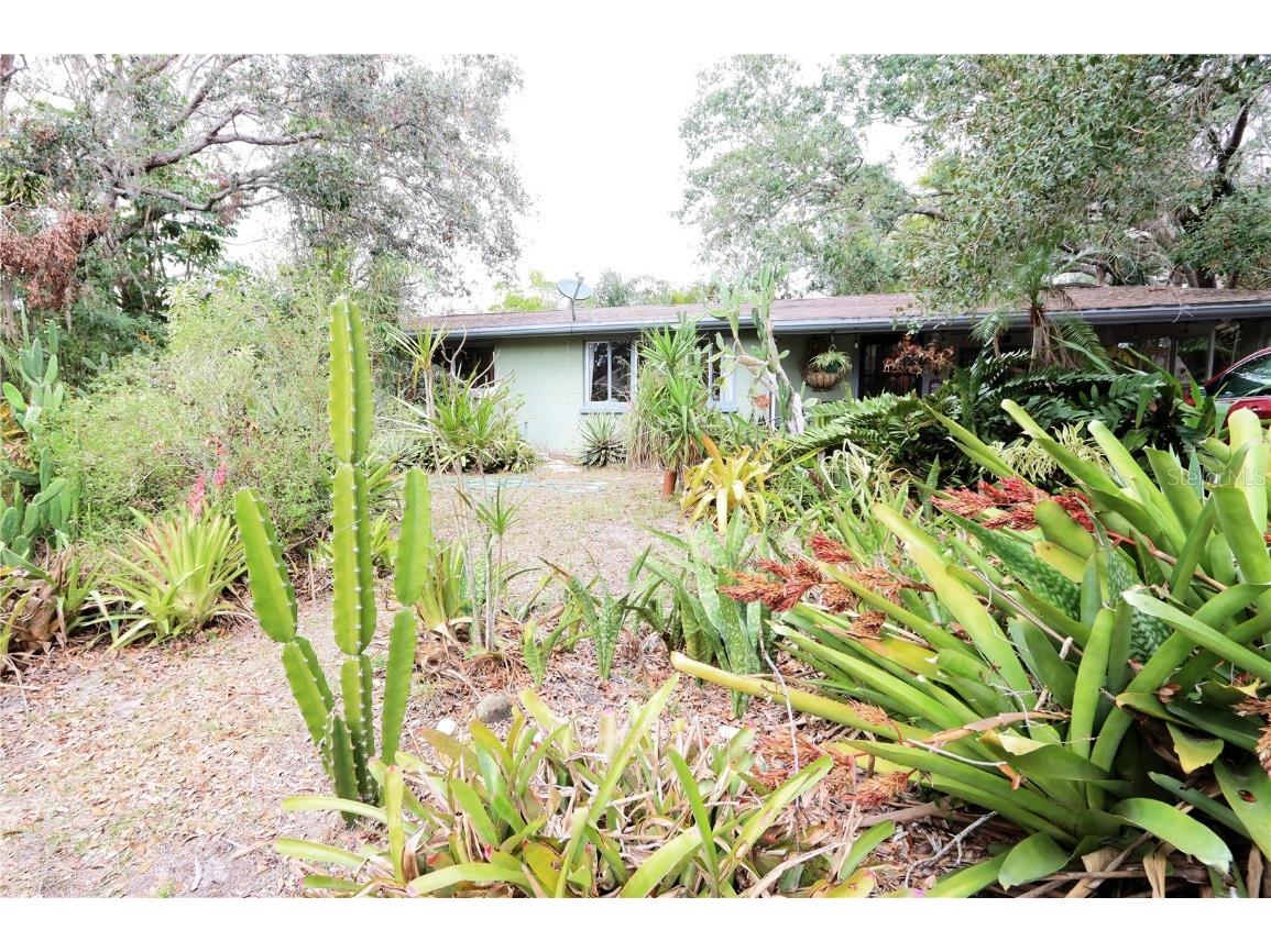 2311 Roselawn Circle Sarasota FL 34231 A4638524 image1