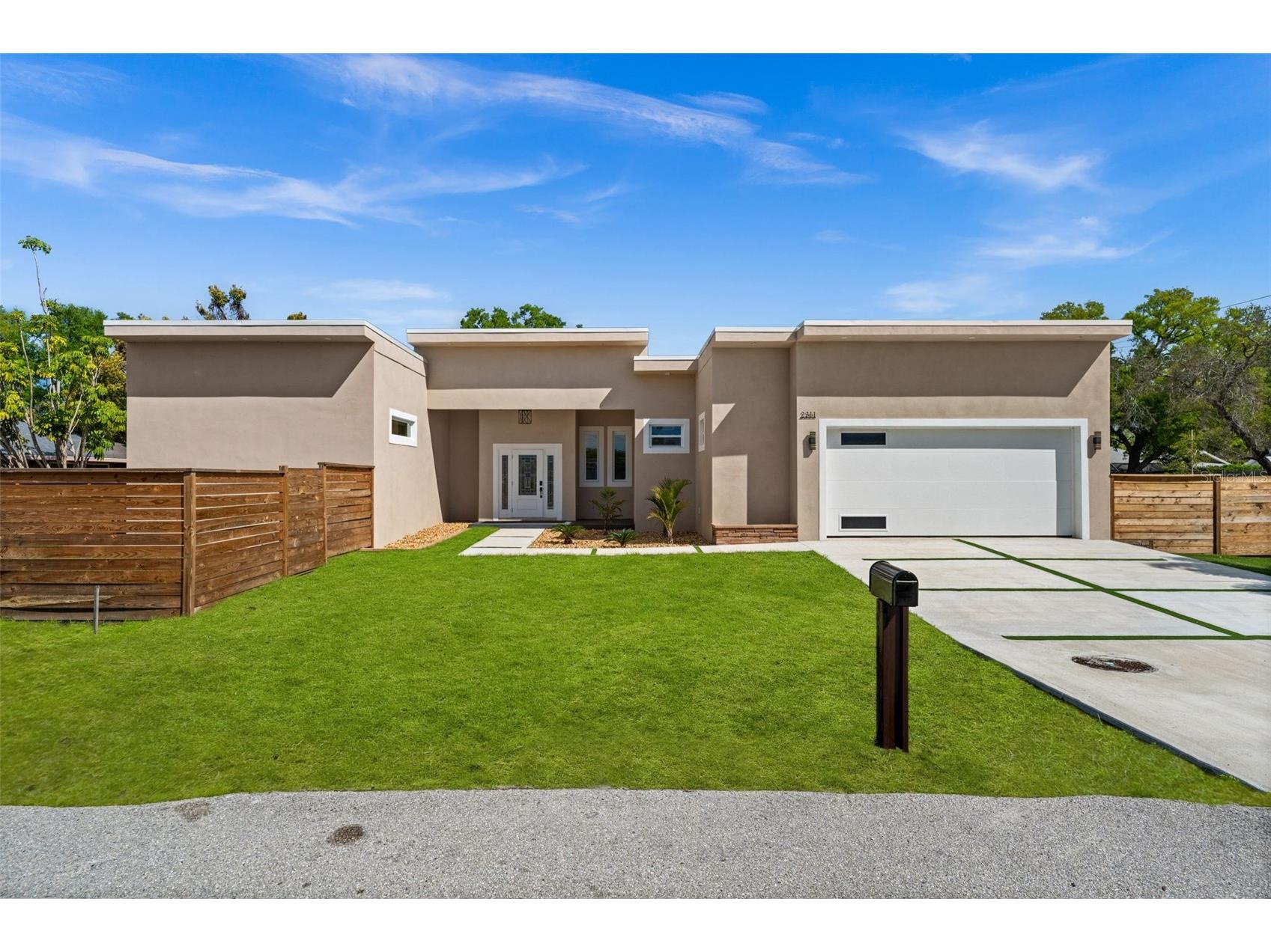 2311 Sandrala Drive Sarasota FL 34231 A4687185 image1