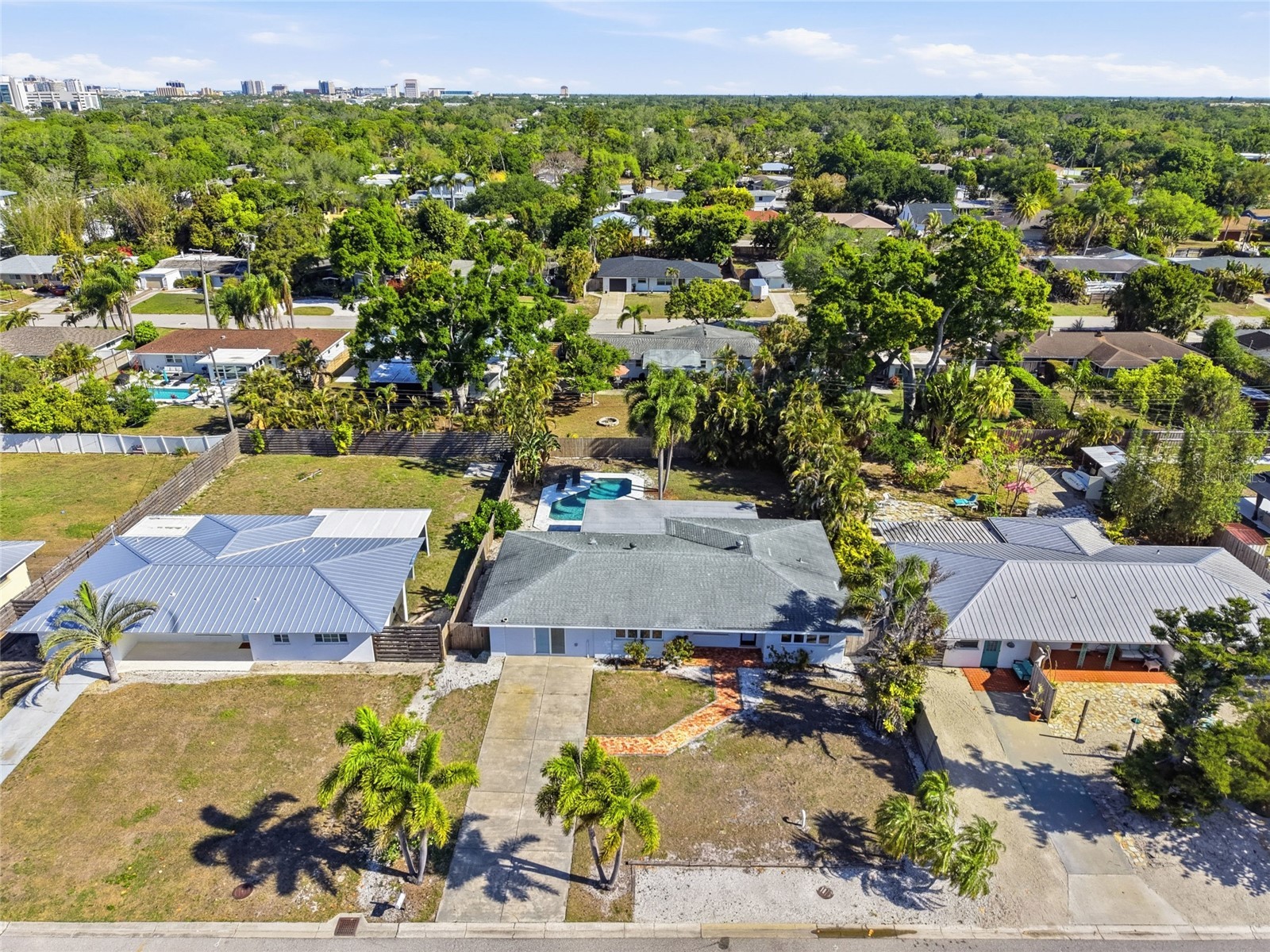 2311 Sunnyside Place Sarasota FL 34239 A4688119 image40