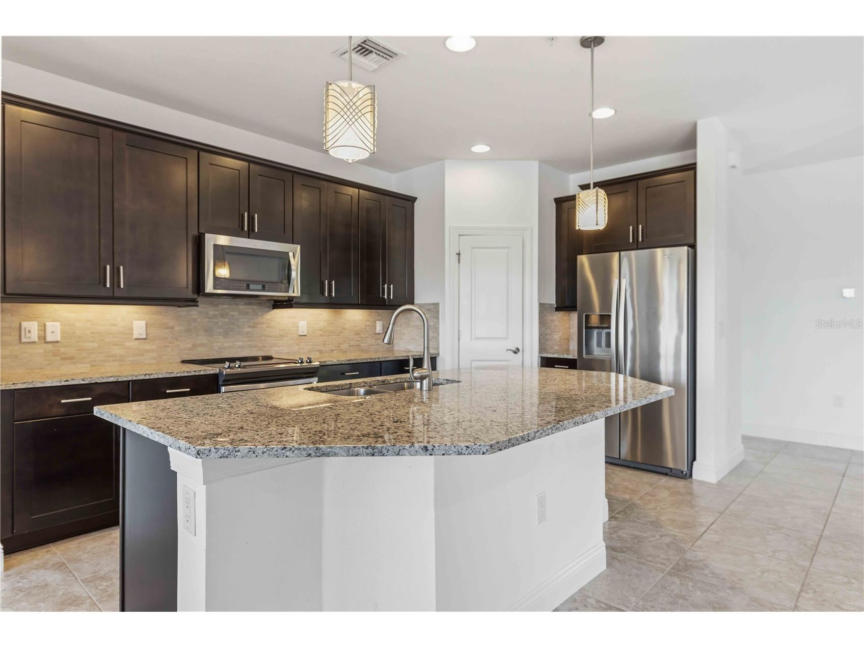 23113 Banbury Way #202 Venice FL 34293 A4685546 image8