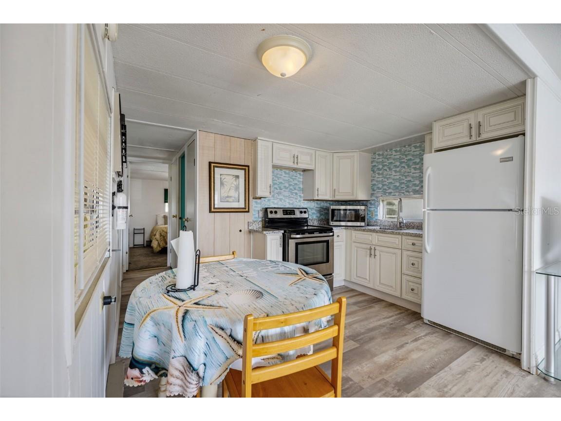 2312 17th Street Court W Bradenton FL 34205 A4658141 image9