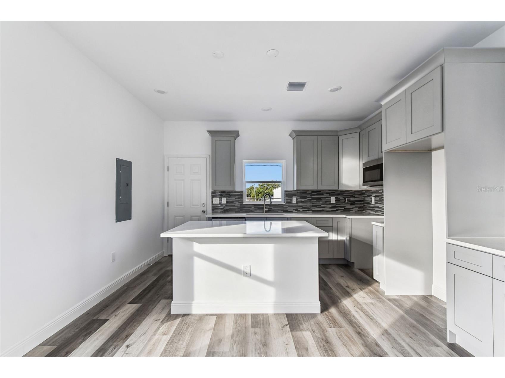 2313 E Columbus Drive Tampa FL 33605 TB8444385 image52