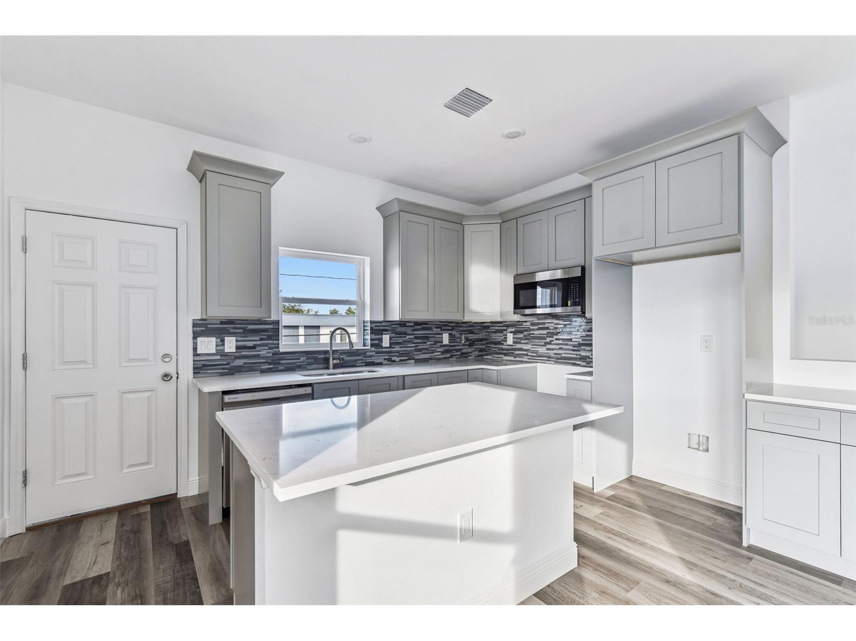 2313 E Columbus Drive Tampa FL 33605 TB8444385 image53