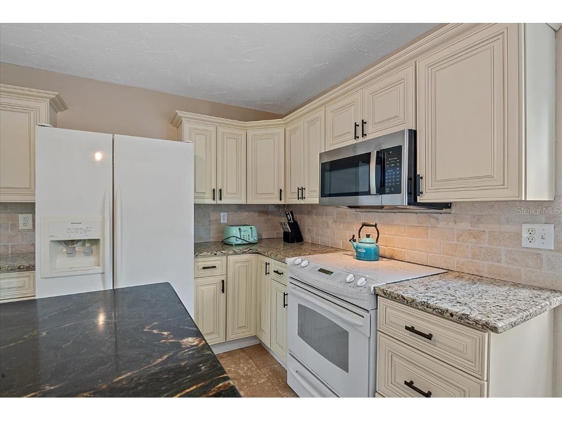 2313 Loma Linda Street Sarasota FL 34239 A4671821 image10