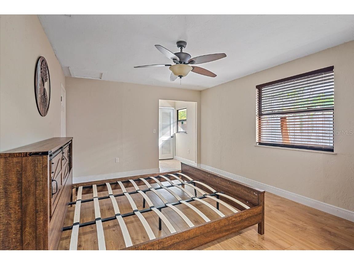 2313 Loma Linda Street Sarasota FL 34239 A4671821 image11