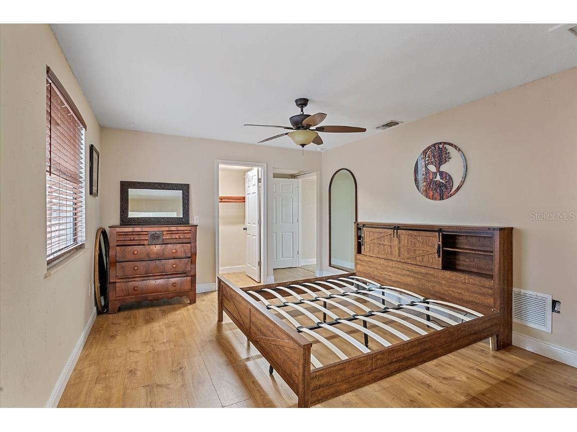 2313 Loma Linda Street Sarasota FL 34239 A4671821 image12