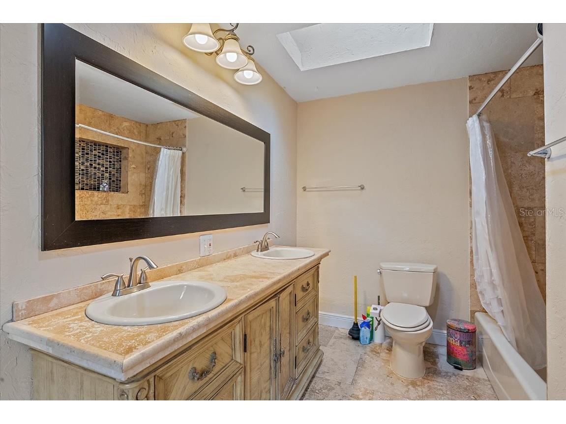 2313 Loma Linda Street Sarasota FL 34239 A4671821 image14