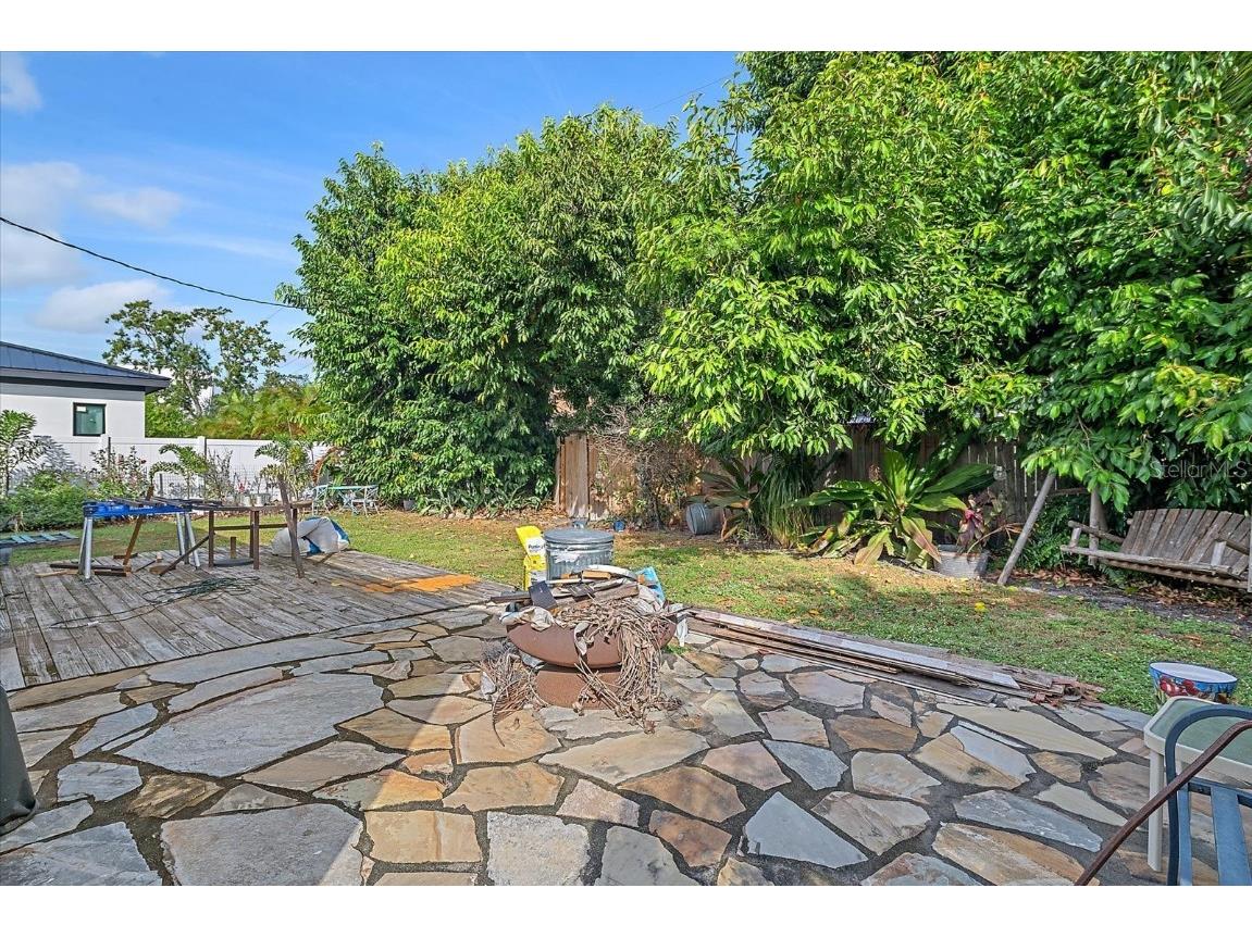 2313 Loma Linda Street Sarasota FL 34239 A4671821 image26